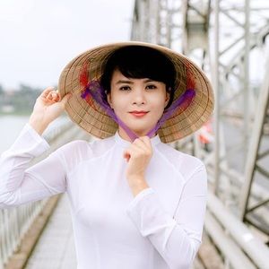 Meet your Posher, Nhung